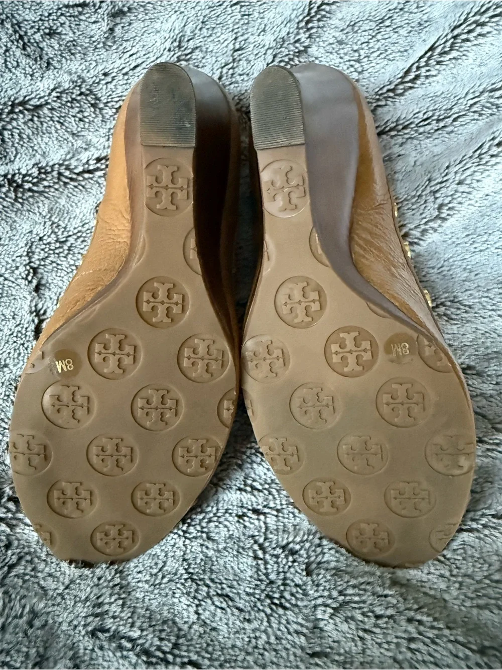 Tory Burch Camel Brown Leather Peep-Toe Pumps with Gold logo studs